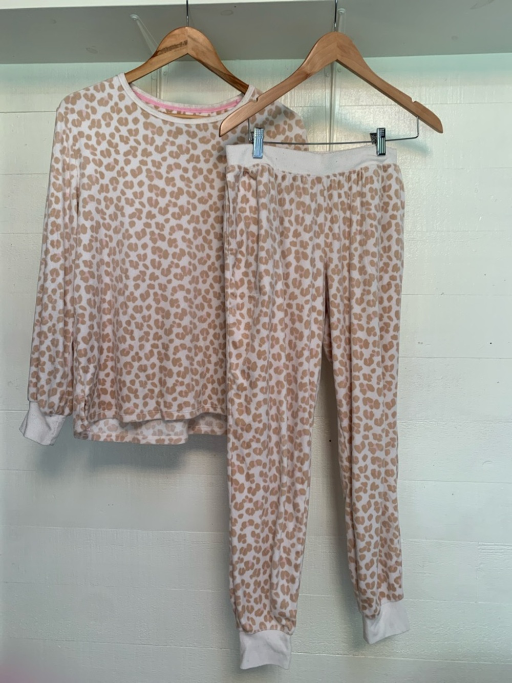 Kate Spade Beige, Pink, and White Leopard Print Pajama Set